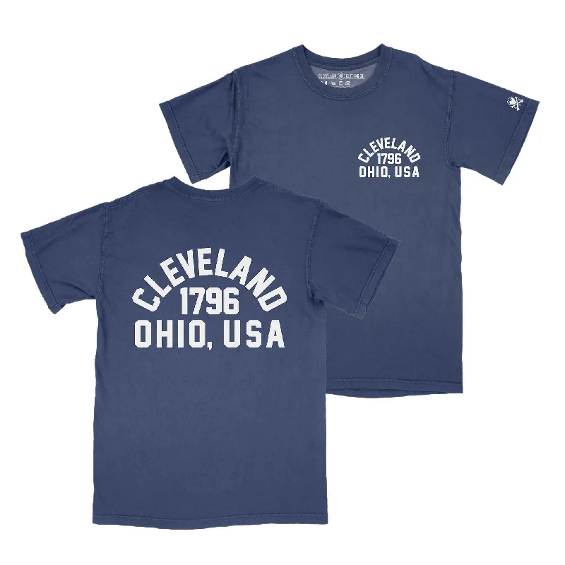 Women's Functional Outfit For Outdoor Activities Cleveland OH 1796 - Unisex Crew T-Shirt