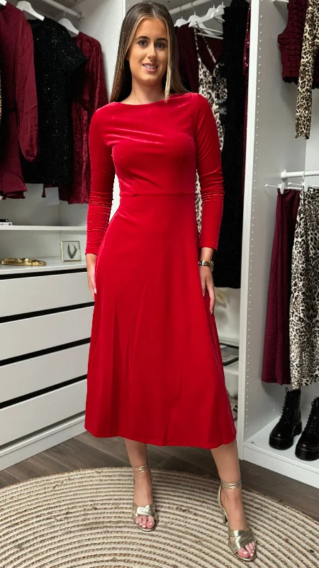 Unbeatable Deals Courtney Red Round Neck Velvet Midi Dress