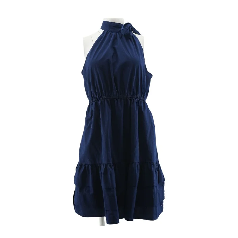 Vintage-Inspired Style Offers Navy Solid Midi Dress