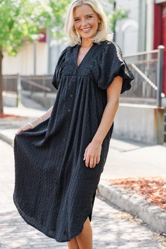 Women's Functional Outfit For Outdoor Activities For The Fun Black Textured Midi Dress