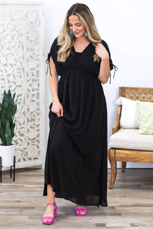 Women's Plus-Size Casual Outfit Black V-Neck Maxi Dress With Pockets