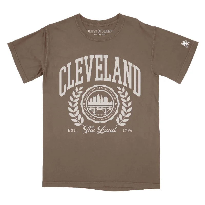 Chic Trends Unveiled Cleveland Collegiate Seal - Unisex Crew T-Shirt