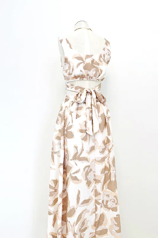 Women's Vintage-Inspired Clothing Muted Floral Cut Out Maxi